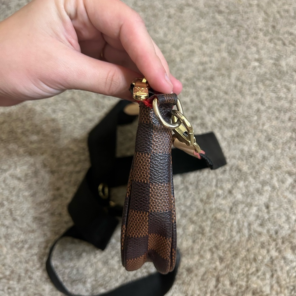 Fashion Designer Inspired Brown Checked Crossbody Bag Black Strap Red Interior - Picture 7 of 12